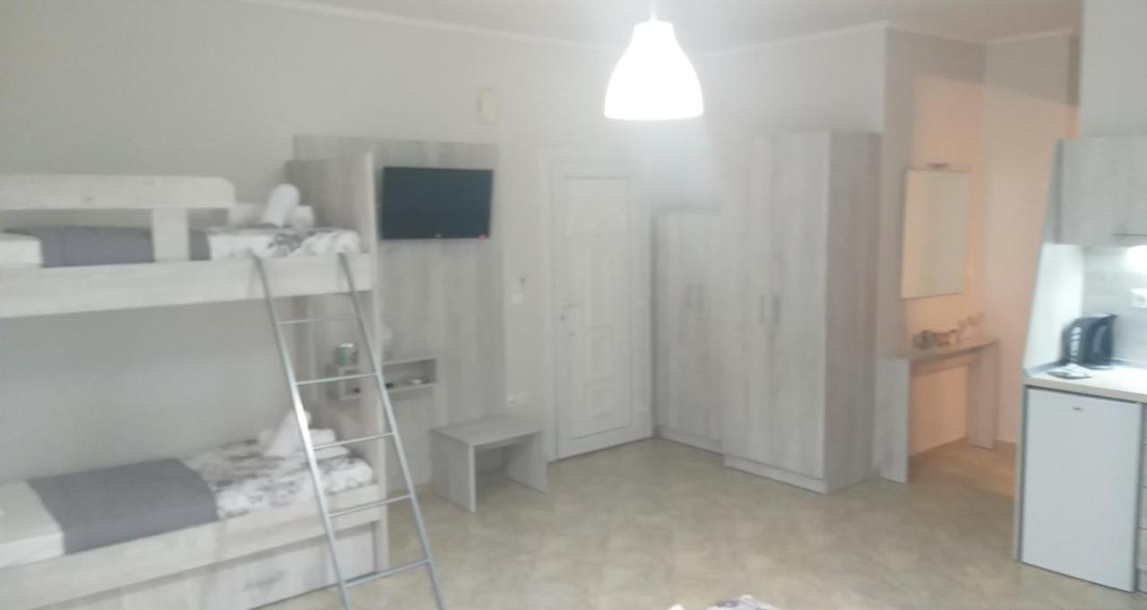 Studio Garden Appartement Nea Kallikrateia Buitenkant foto
